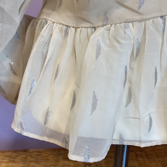 New Jacquard-patterned Peplum Cream Silver Blouse ! - Picture 10 of 12